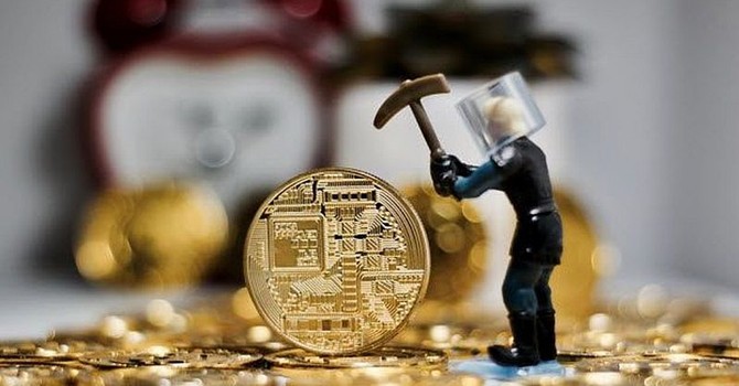 Nó có thể đơn giản chỉ bằng vài dòng mã Javascript chạy ẩn trong khi bạn 1