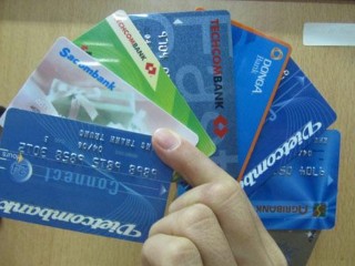 Mặt trước của thẻ thường gồm Nền thẻ màu thẻ tùy thuộc vào từng 1