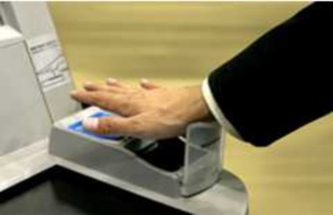 Công nghệ nhận dạng tĩnh mạch lòng bàn tay của Fujitsu bao gồm một thiết bị 5