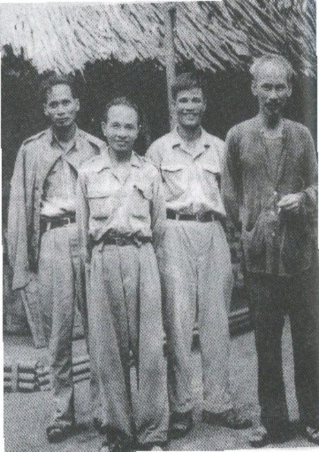 Chủ tịch Hồ Chí Minh Chủ nhiệm Tổng cục Chính trị Nguyễn Chí Thanh Tổng 7