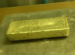 Ảnh 1 20 Thỏi vàng tại nhà máy tuyển vàng Phước Sơn Nguồn Lê Văn Hải và 4