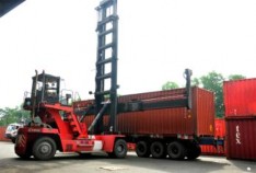 Ship to shore Gantry Crane Side Lifter Rubber Ty red Gantry Reach Stacker CFS Forklift Truck Yard 6