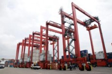 Rubber Ty red Gantry Reach Stacker CFS Forklift Truck Yard tractor Hình 1 1 Các thiết bị 7