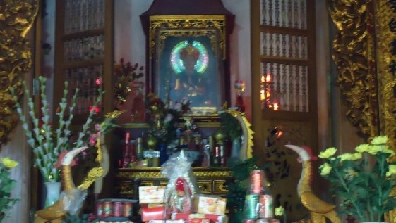 Bàn thờ bà Minh Nguyệt 12