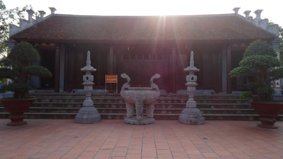 Nhà thờ Nguyễn Bỉnh Khiêm Hồ Thái Nhâm Tượng Nguyễn Bỉnh Khiêm tại nhà thờ 3