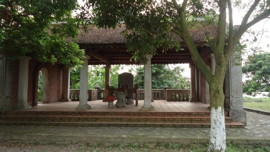 Quán Trung Tân Từ Quán Trung Tân nhìn ra sông Hàn Tháp bút Kình Thiên Đồi nhân 7