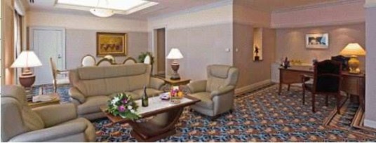 Executive Legend Suite HÌNH 2 4 PHÒNG HỘI NGHỊ HÌNH 2 5 NHÀ HÀNG BAR The Atrium Café 6