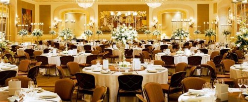 ● Phòng họp Phòng họp lớn không có cột với lối dành cho xe hơi ● Th ương 3