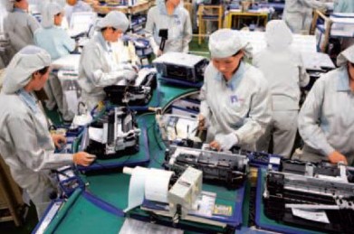 Hình ảnh dây chuyền sản xuất máy in tại Canon Việt Nam Canon cũng đẩy mạnh 5