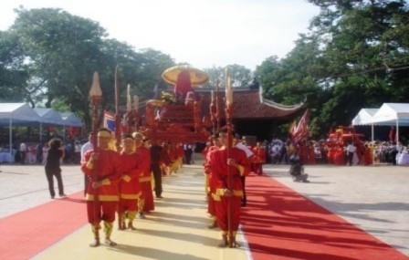 Lễ rước kiệu Màn biểu diễn trống đồng 2