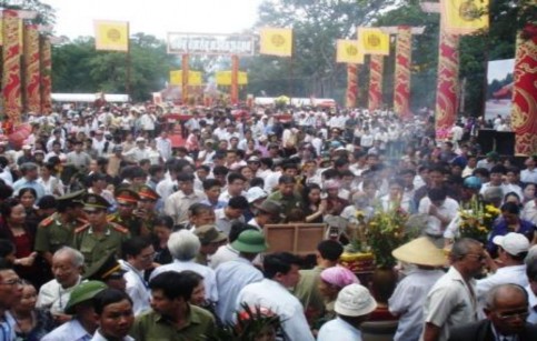 Hàng vạn người dân và du khách về dự lễ hội 2 Lễ hội làng Xuân Phả Trò 2