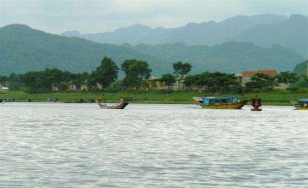 Cảnh trên sông Son 14