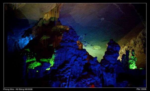 Thạch nhũ và măng đá trong động Phong Nha Một góc thung lũng Sinh Tồn Suối 4