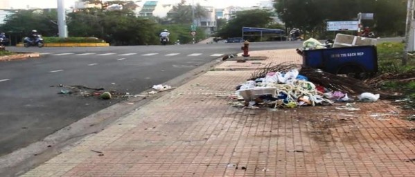 Nguồn Kết quả điều tra Hình 4 5 Điểm tập kết rác của hộ dân lúc 5 giờ 54 1