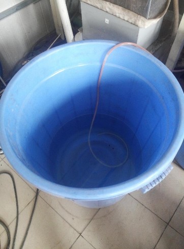 Thùng chứa nước thải sau xử lý Thùng chứa nước thải đầu vào 2