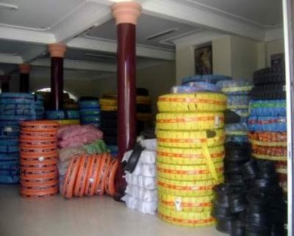 XE NÂNG HÀNG PHỤ LỤC 5 HÌNH ẢNH VỀ BAO BÌ SẢN PHẨM LỐP XE CÔNG TY YOKOHAMA 4