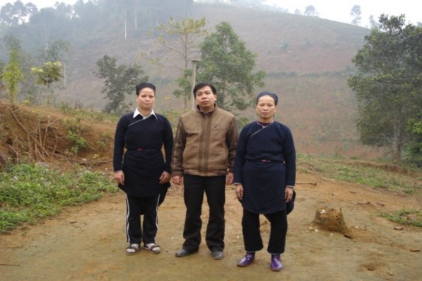 Tác giả và một số người hát giỏi thôn Làng Mi Bảo Thắng – Lào Cai Ảnh 14