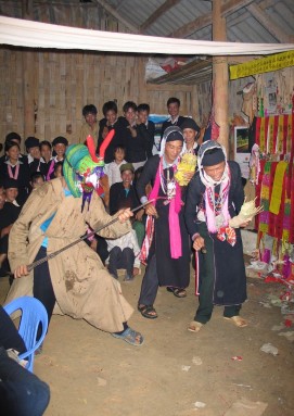 Thầy cúng trong đám chay Thầy cấp sắc và người thụ lễ Ảnh của tác giả 6