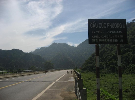 Đường thông tin trao đổi buôn bán… và các tác động tiêu cực … là gì 2