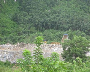 Phụ lục 8 Một số hình ảnh minh họa Bãi rác Đèo Sen Vận chuyển rác tại Bãi 1