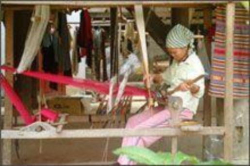 Hình 5 Điệu múa quạt và nghề dệt thổ cẩm của đồng bào Thái 8