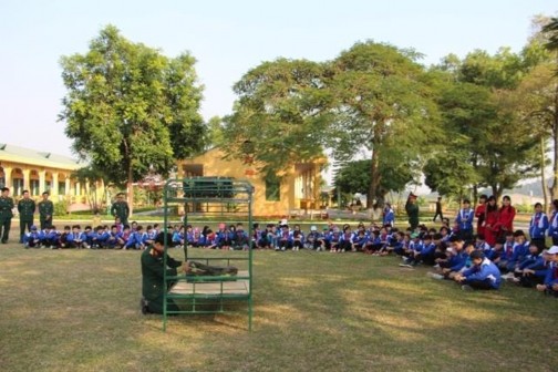 Học tập thực tế tại Lữ đoàn 490 của thầy và trò trường THCS Chu Văn An – 4