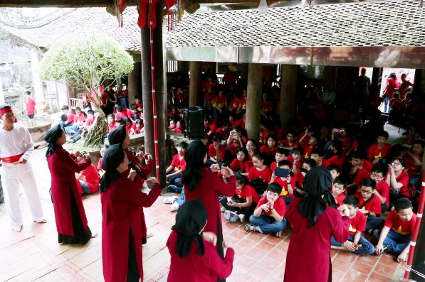 Học tập tại thực địa di sản văn hóa hát Xoan Học tập trải nghiệm tại 3