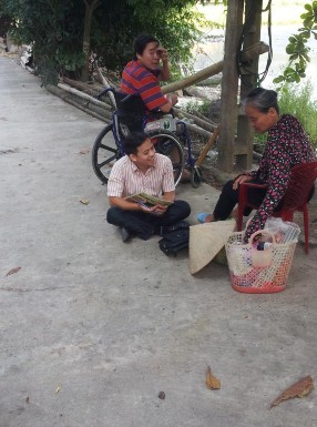 Hình 9 Phỏng vấn a Nguyễn Đức Hùng – Trưởng thôn Đồng Tâm 2 làng Đồng 5