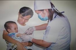 Ảnh 3 1 Trẻ được tiêm phòng Ảnh 3 2 Trẻ bị ARI đang được điều trị 1