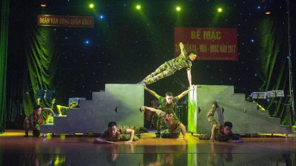 Hình 1 1 Tập huấn chuyên môn năm 2017 Nguồn Đoàn Văn công Quân khu 1 cung cấp 1