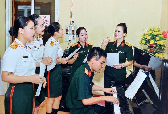 Hình 2 7 Một buổi luyện tập tác phẩm hội diễn 2018 mới của đội ca Đoàn 11