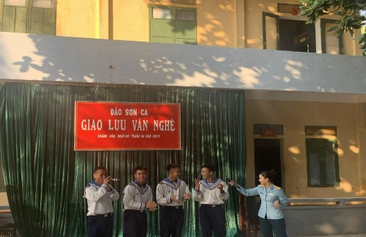 Hình 3 14 Giao lưu văn nghệ với các chiến sĩ trên Đảo Sơn ca năm 2021 Nguồn 12