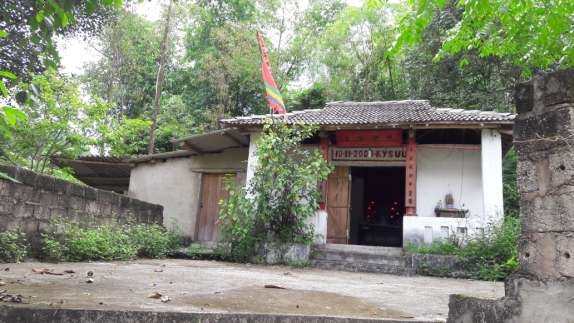 Miếu thờ Thành hoàng làng thôn Làng Đăng Nguồn Ảnh của tác giả tháng 7 năm 13