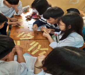 Hình 2 12 HS tham gia trò chơi học tập Hoạt động trực tuyến trên Teams GV 10