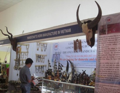 Hình 24 Làng sừng mỹ nghệ Đô Hai tại Hội chợ quốc tế hàng thủ công mỹ 4