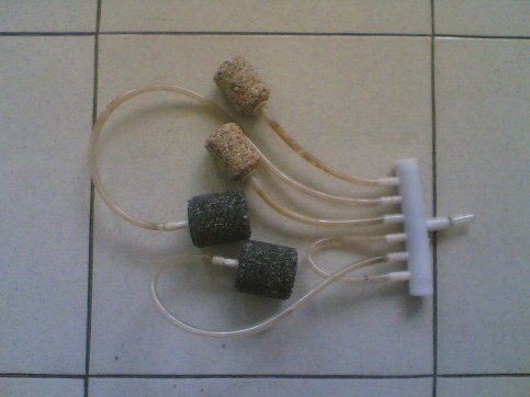 Hình 7 Bộ phận phân phối khí Hình 8 Máy sục khí Hình 9 Máy hoàn lưu bùn Hình 7