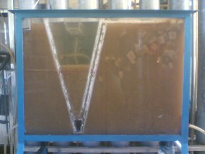 a b Hình 3 4 Bể USBF có giá bám a và bể USBF không giá bám b 3 4 2 Cách bố 1