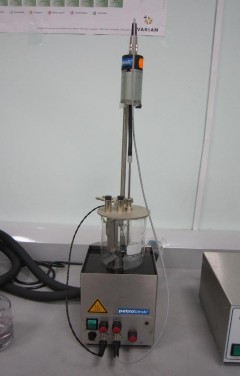 Hình II 1 14 Máy đo hàm lượng muối trong dầu Máy xuyên kim đo độ cứng của 13