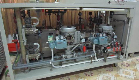 Hình II 1 3 Mô hình thu nhỏ của nhà máy loc dầu Khối gồm 2 bể chứa 1 thiết 2