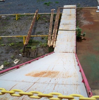 Hình II 2 4 Sàn catwork Chấu chèn là thiết bị dùng để giữ chặt chuỗi cần 16