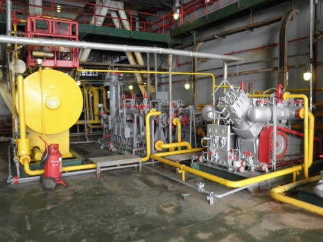 Hình I 2 26 Bình tách khí và hệ thống làm sạch khí 2 5 8 Trạm phân phối khí 11