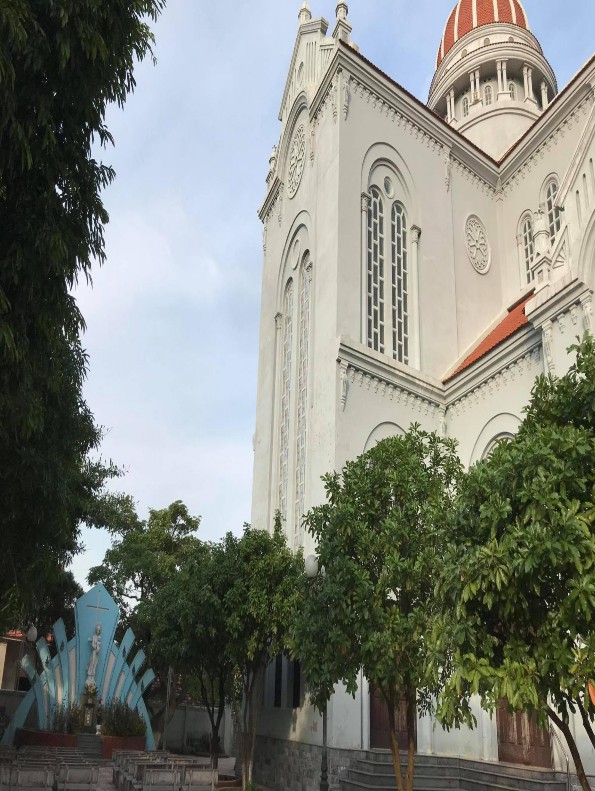 Hình 7 Đền Đức Mẹ nằm bên cạnh nhà thờ Giáo xứ Quy Chính hình Ncs chụp 7