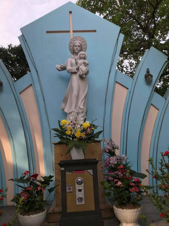 Hình 8 Đền thờ Đức Mẹ tại Giáo xứ Quy Chính Nghệ An hình Ncs chụp ngày 8