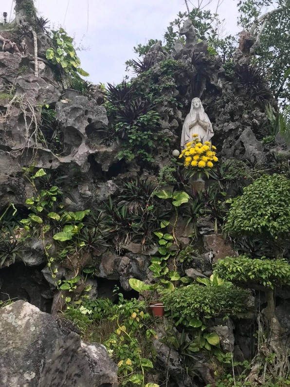 Hình 24 Đền thờ Đức Mẹ trong khuôn viên nhà thờ đá Phát Diệm Ninh Bình 2