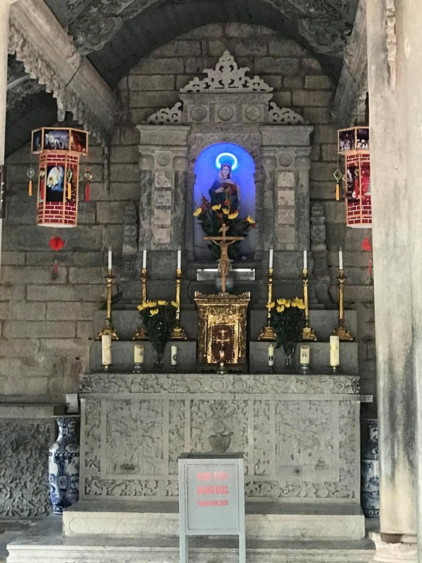 Hình 25 Bàn thờ Đức Mẹ bên trong nhà thờ đá Phát Diệm Ninh Bình hình Ncs 3