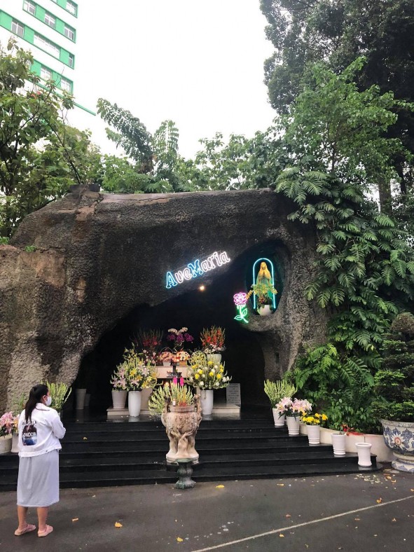 Hình 26 Đền thờ Đức Mẹ Hằng Cứu Giúp Tp HCM hình Ncs chụp ngày 27 5 2020 4