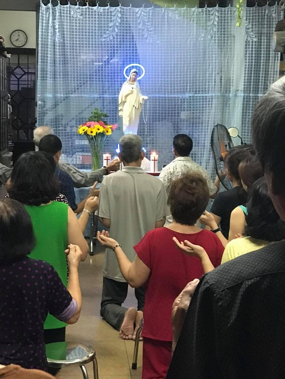 Hình 28 Giờ kinh nguyện cầu nguyện cho linh hồn một tín đồ mới qua đời tại 6