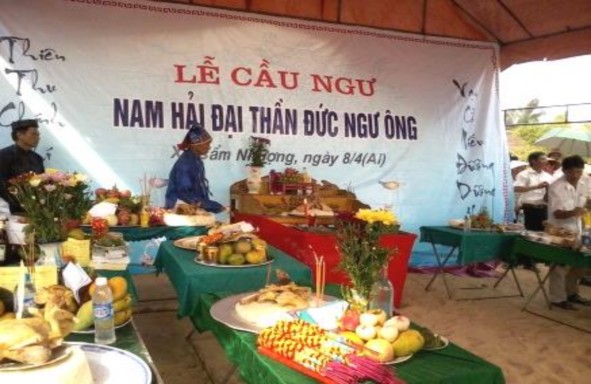 7 4 4 Lễ vật trong lễ hội cầu ngư xã Cẩm Nhượng huyện Cẩm Xuyên Nguồn 1