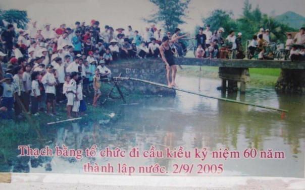 7 5 8 Trò đi cầu Kiều trong lễ kỳ niệm ngày Quốc khánh 2 9 xã Thạch Bằng h 10