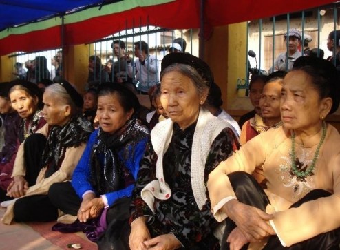 Ảnh 11 Các cụ bà tham dự lễ hội làng Giang Xá Hà Nội Nguồn NCS 2015 Ảnh 11